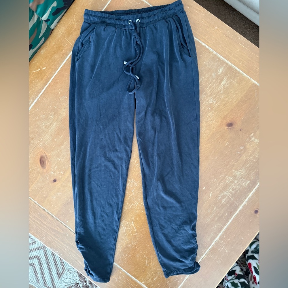 Splendid black lightweight Joggers